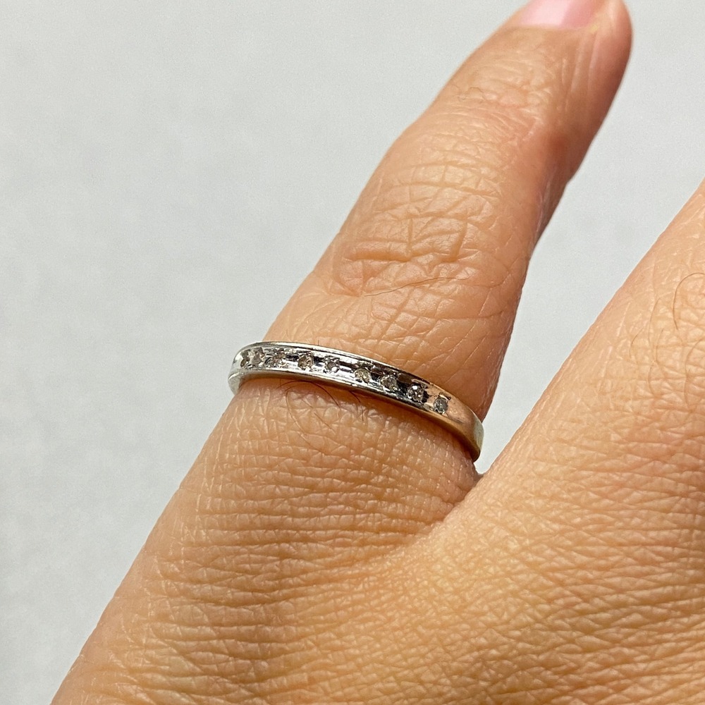 10K White Gold Round Diamond Wedding Anniversary Stackable Band Ring‎ Size 7 - Picture 4 of 10